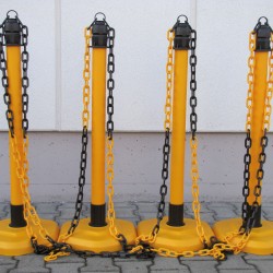 SET DI 4 COLONNE GIALLE CON CATENA